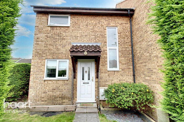 2 Bedroom Semi-Detached House For Sale In Carters Close, Stevenage, SG2