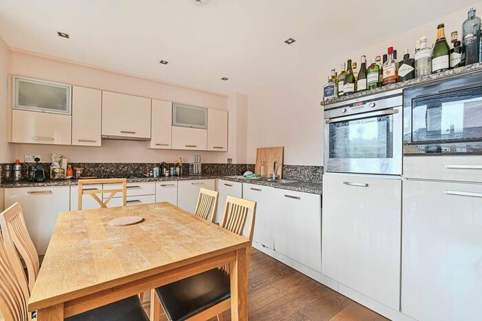 2 Bedroom Flat To Rent In Coronet Street, Hoxton, London, N1