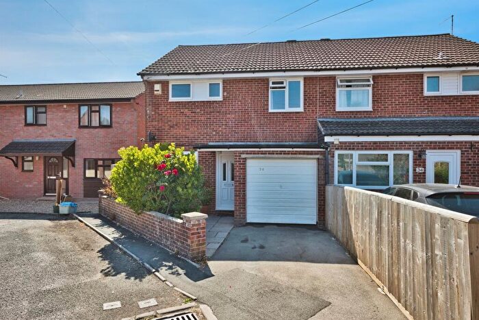3 Bedroom Semi Detached House For Sale In Southway Drive, Yeovil, BA21