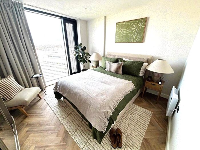 2 Bedroom Apartment To Rent In One Eastside, Jennens Road, Birmingham, West Midlands, B4