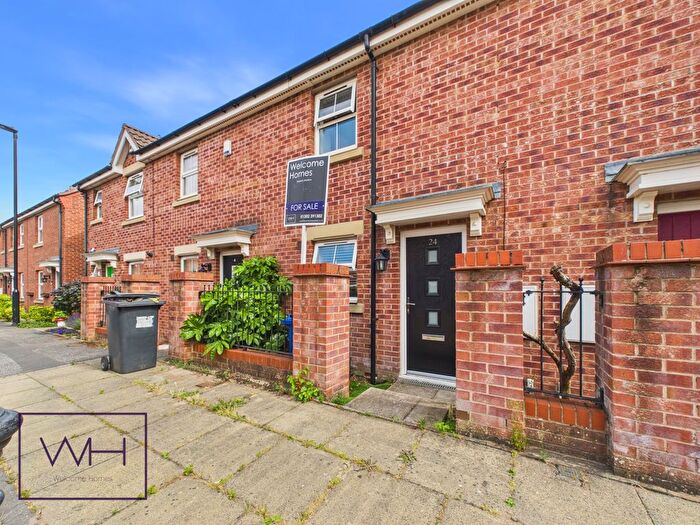 2 Bedroom Mews For Sale In Scotsman Drive, Scawthorpe, DN5