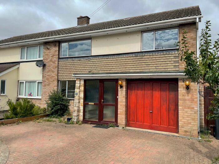 4 Bedroom Semi-Detached House To Rent In Prince Andrews Close, Royston, SG8