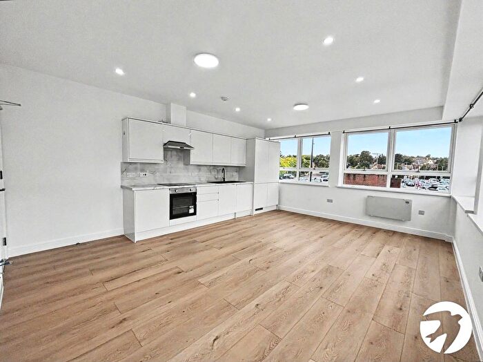 2 Bedroom Flat To Rent In Instone Road, Dartford, Kent, DA1