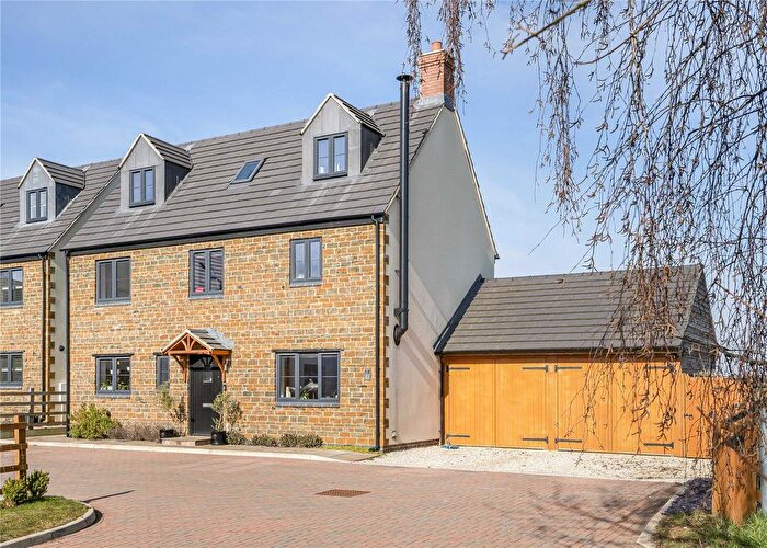 5 Bedroom Detached House For Sale In Byfield, Daventry, Northamptonshire, NN11