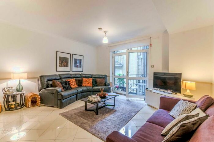 2 Bedroom Flat To Rent In High Timber Street, City, London, EC4V