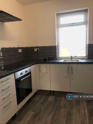 1 Bedroom Flat To Rent In Manchester, Manchester, M26