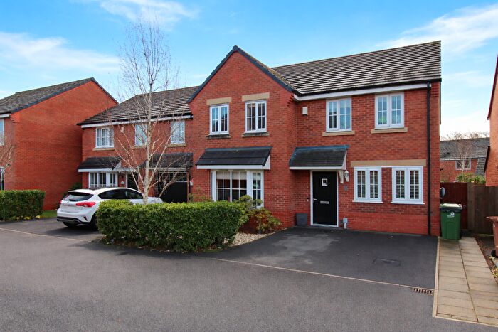 4 Bedroom Detached House For Sale In Charnwood Mews, Leyland, Lancashire, PR25