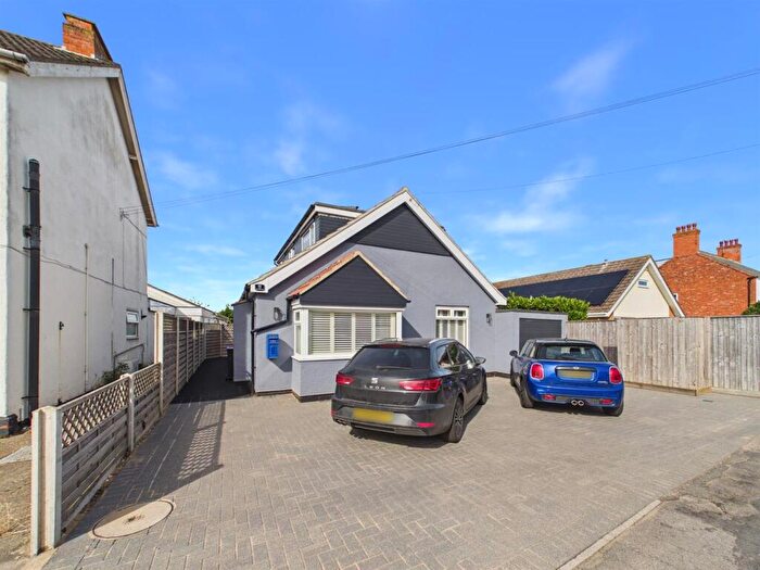 3 Bedroom Detached House For Sale In Park Road East, Sutton-On-Sea, LN12