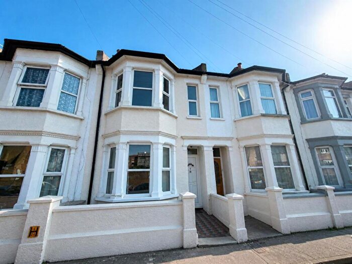 4 Bedroom Terraced House To Rent In Beresford Road, Southend-On-Sea, SS1