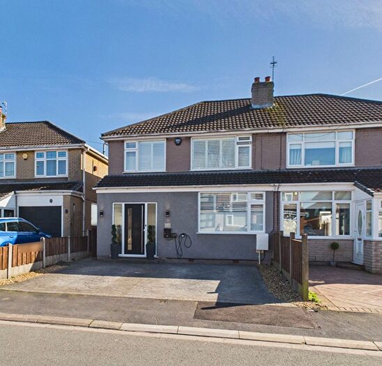 3 Bedroom Semi Detached House For Sale In Parkfield Avenue, Tyldesley, M29