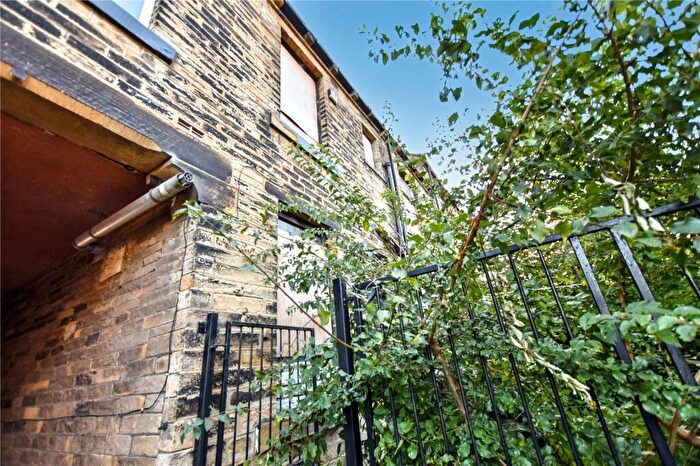 2 Bedroom Terraced House For Sale In Melrose Street, Bradford, West Yorkshire, BD7
