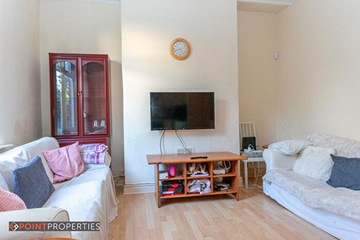 3 Bedroom Terraced House To Rent In Bedroom House, Nicander Road, L18