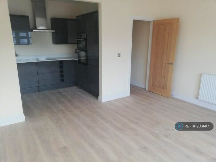 1 Bedroom Flat To Rent In Fairdene Road, Coulsdon, CR5