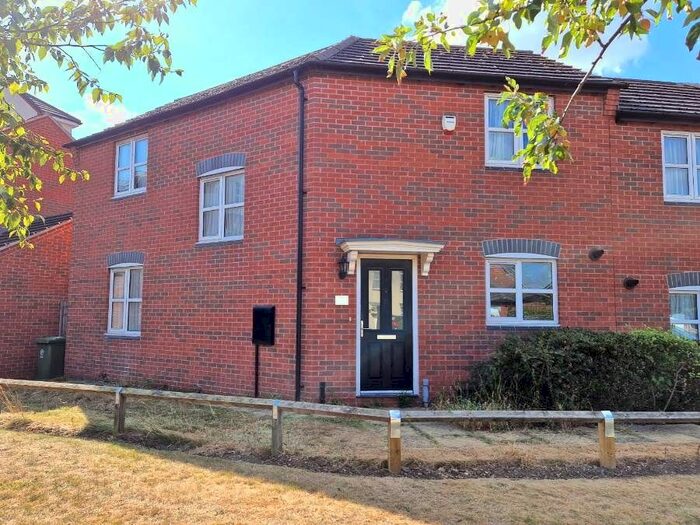 3 Bedroom Semi-Detached House To Rent In Beagle Close, Leicester, LE4