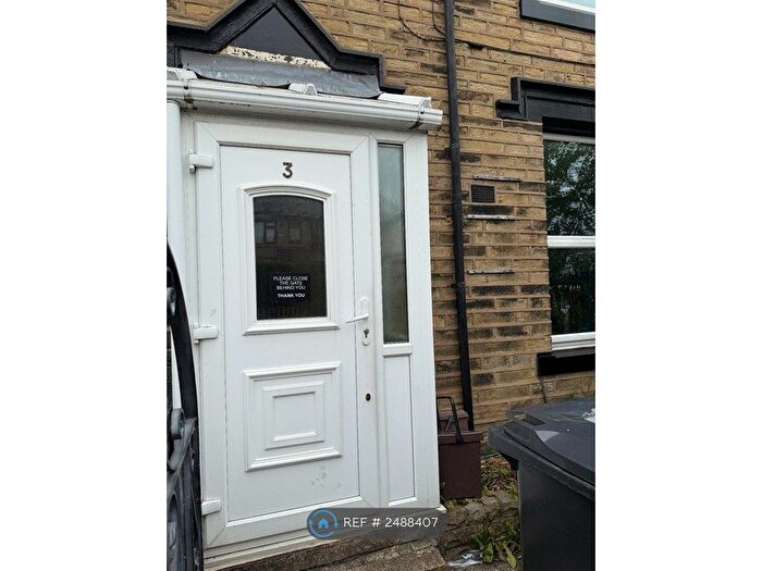 3 Bedroom Terraced House To Rent In West Avenue, Lightcliffe, HX3