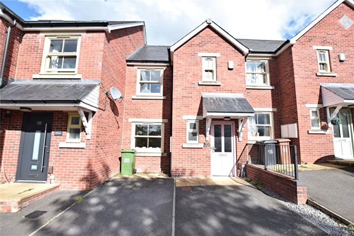 2 Bedroom Town House To Rent In Oak Park Terrace, Cookridge, Leeds, West Yorkshire, LS16