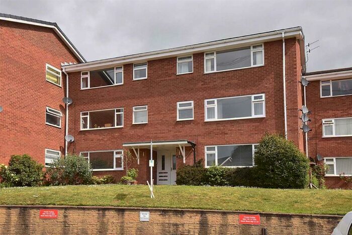 2 Bedroom Flat To Rent In Beech Farm Drive, Macclesfield, SK10