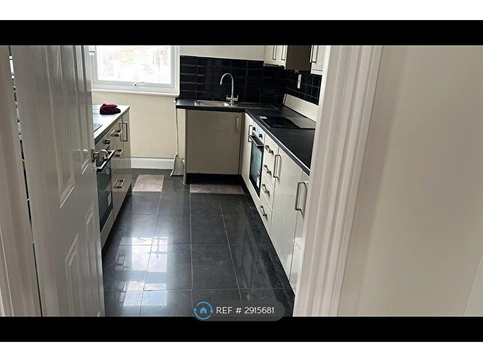 6 Bedroom Semi Detached House To Rent In Essex Road, Barking, IG11