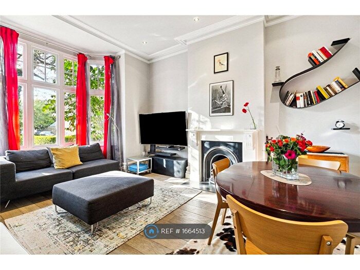 2 Bedroom Flat To Rent In Larkhall Rise, London, SW4