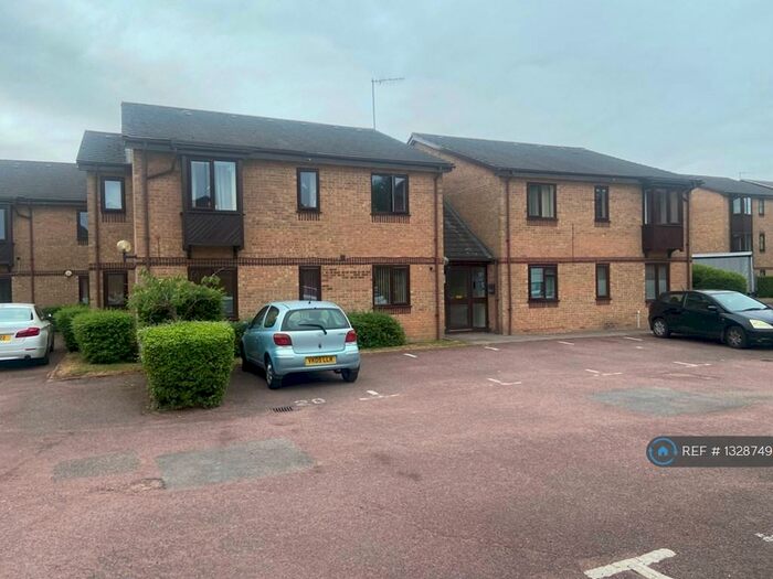 1 Bedroom Flat To Rent In Aylesbury, Aylesbury, HP21