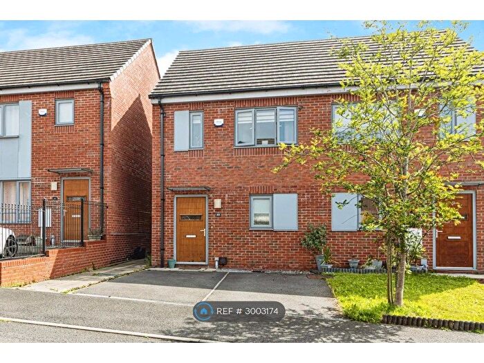 2 Bedroom Semi Detached House To Rent In Greene Way, Salford, M7