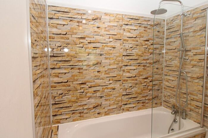 2 Bedroom Apartment To Rent In Coval Lane, Chelmsford, CM1
