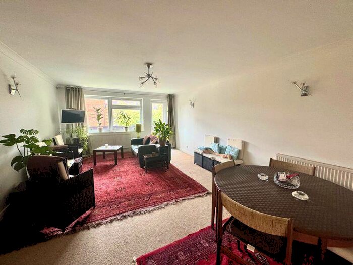 2 Bedroom Apartment To Rent In Manor Road, Barnet, EN5
