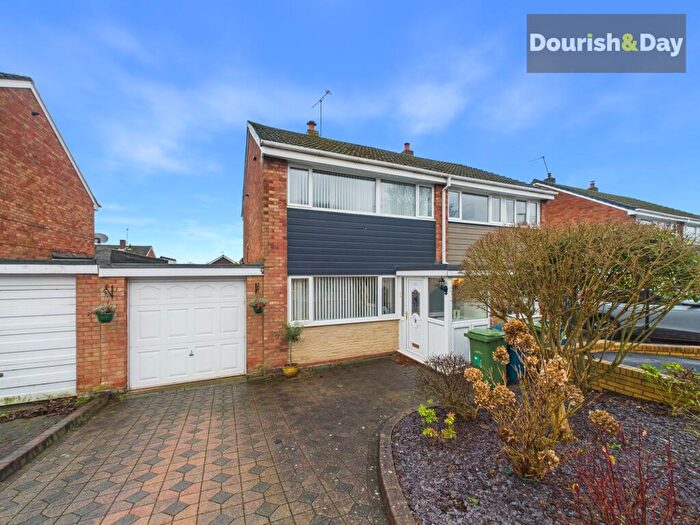 3 Bedroom Semi-Detached House For Sale In Meadowbank Walk, Stafford, ST16