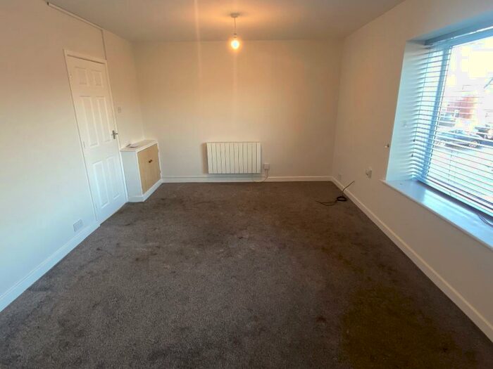 Studio To Rent In Linden Drive, Preston, Lancashire, PR5