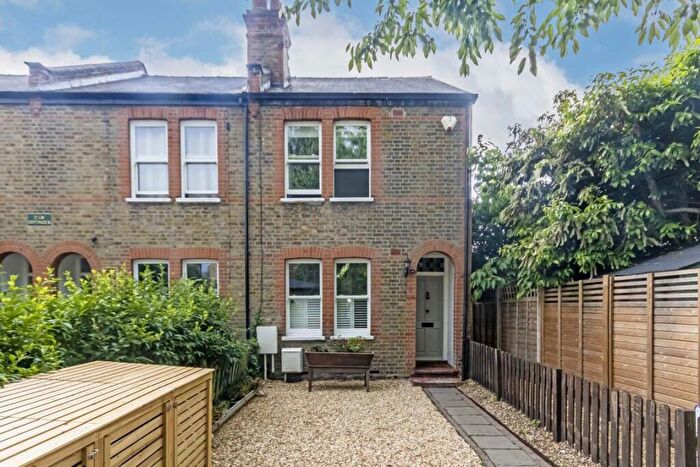 2 Bedroom Semi-Detached House To Rent In Grove Footpath, Surbiton, KT5