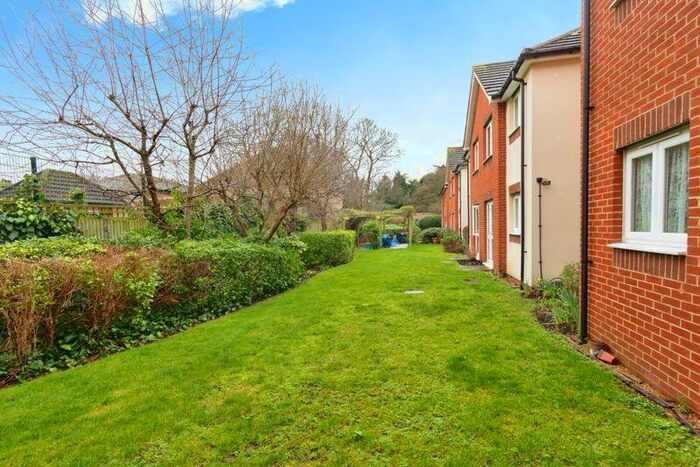 2 Bedroom Flat For Sale In Sovereign Court (South Croydon), Croydon, CR2