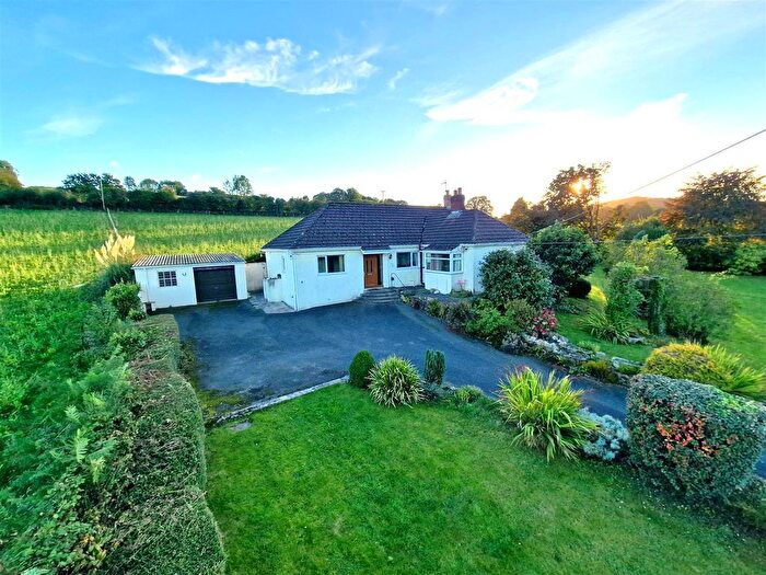 3 Bedroom Detached Bungalow For Sale In Leat Road, Lifton, PL16