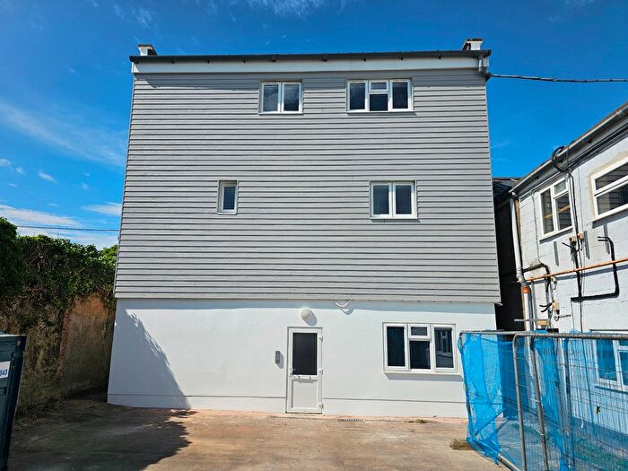 1 Bedroom Flat To Rent In Flat, The Former Club, EX36
