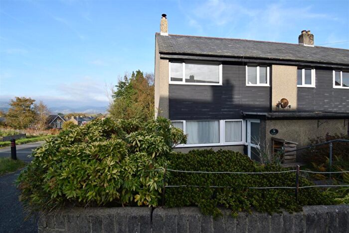 3 Bedroom End Of Terrace House For Sale In Y Glynnor Estate, Gellilydan, Blaenau Ffestiniog, LL41