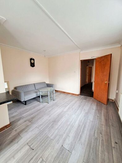 3 Bedroom Flat To Rent In Oxford Road, Reading, RG1