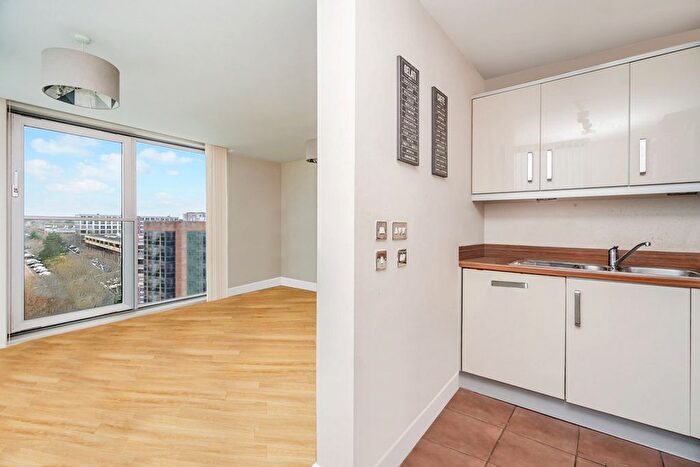 2 Bedroom Flat For Sale In Manhattan House, Witan Gate, Milton Keynes, MK9