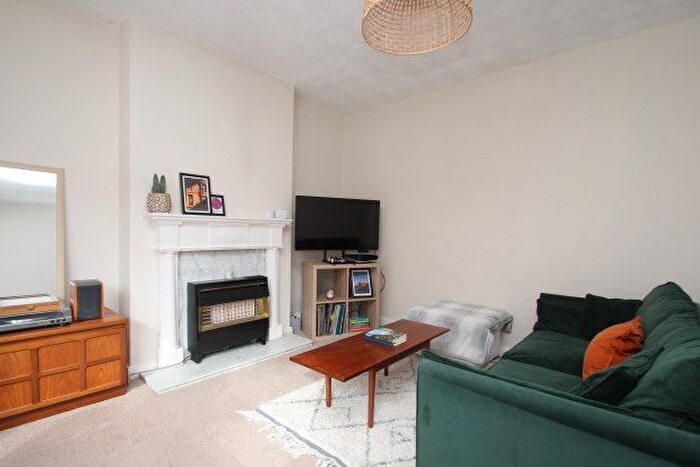 2 Bedroom Flat To Rent In Dixon Road, Glasgow, G42