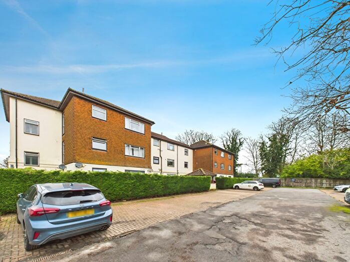 1 Bedroom Flat To Rent In Hollin Court, Crawley, RH10