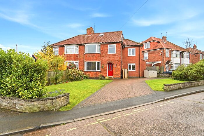 5 Bedroom Semi Detached House For Sale In Garths End, Fulford, York, YO10