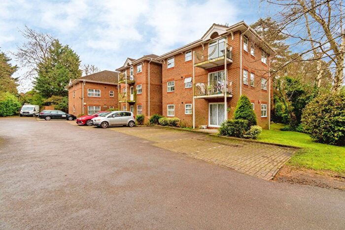 2 Bedroom Flat For Sale In Winchester Road, Southampton, Hampshire, SO16