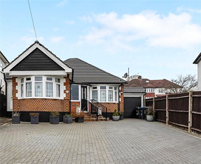3 Bedroom Bungalow For Sale In Addisons Close, Croydon, CR0