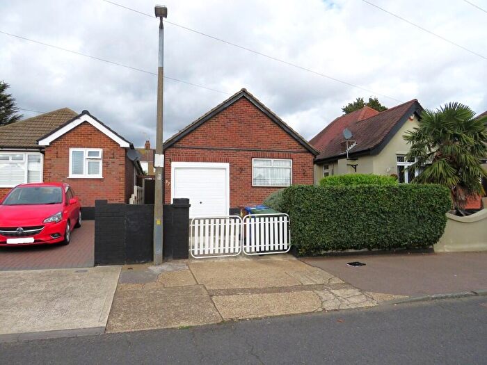 2 Bedroom Detached Bungalow For Sale In Balfour Road, Little Thurrock, Grays, Essex, RM17