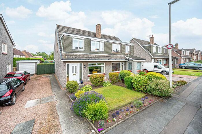 3 Bedroom Semi-Detached House For Sale In Katrine Drive, Crossford, KY12