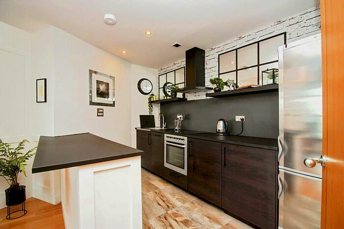 1 Bedroom Apartment To Rent In Bute Terrace, CF10