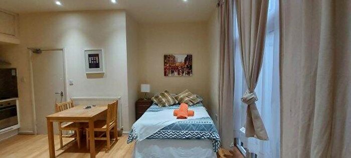 1 Bedroom Flat To Rent In Brondesbury Park, NW6