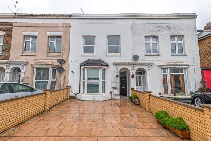 1 Bedroom Flat To Rent In Church Road, Leyton, E10