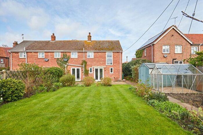 3 Bedroom Semi-Detached House For Sale In Church Walk, Burnham Market, PE31