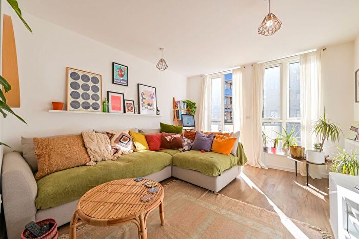 2 Bedroom Flat To Rent In Nellie Cressall Way, Bow, London, E3