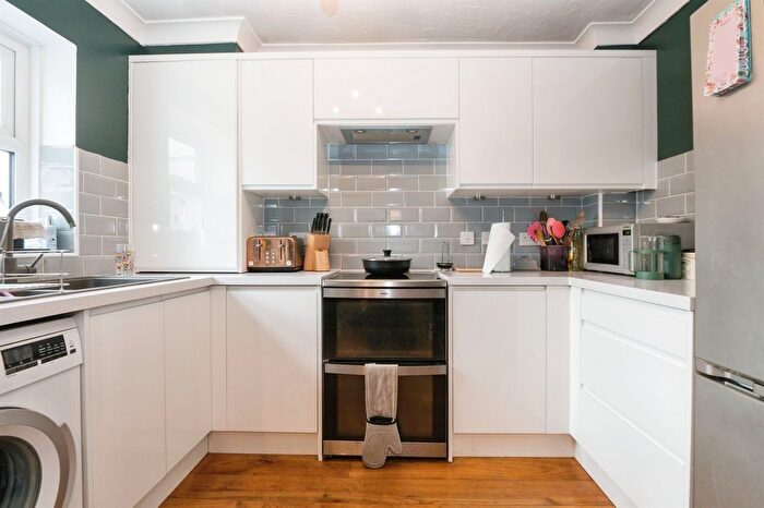 2 Bedroom Terraced House For Sale In Chelveston Crescent, Southampton, SO16