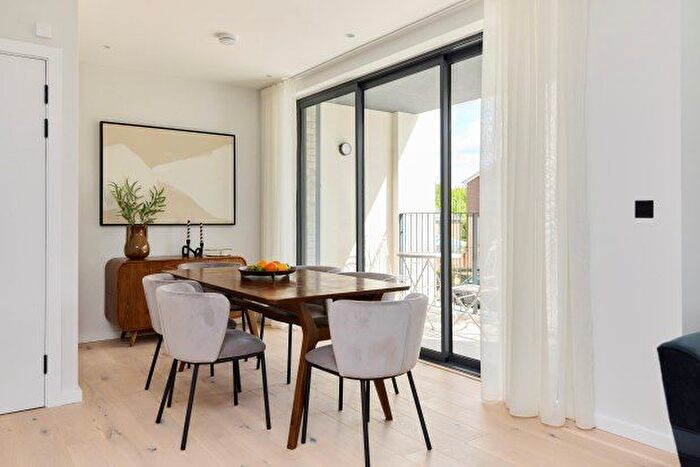 2 Bedroom Flat To Rent In Coverdale Road, London, NW2